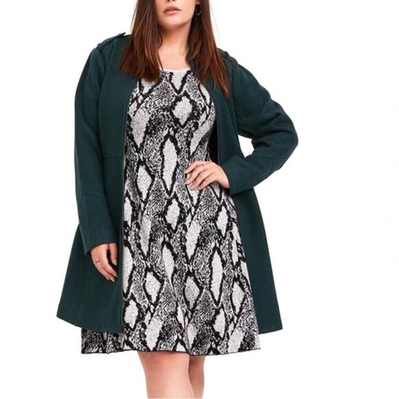 Torrid Snakeskin Print Grey Sweater Knit Trapeze Dress Size 2X - Picture 3 of 16